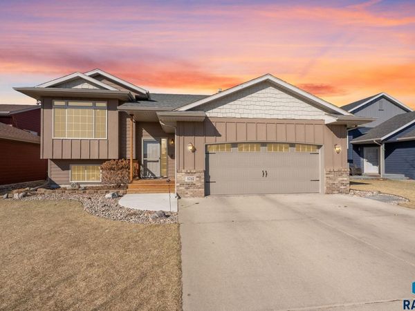 4717 S Wassom Ave, Sioux Falls, SD 57106