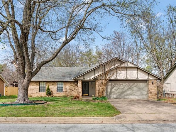 1506 E Cortland Street, Fayetteville, AR 72703