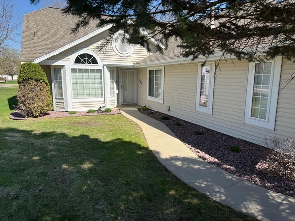 1940 Topaz Pointe Lane SW, Rochester, MN 55902