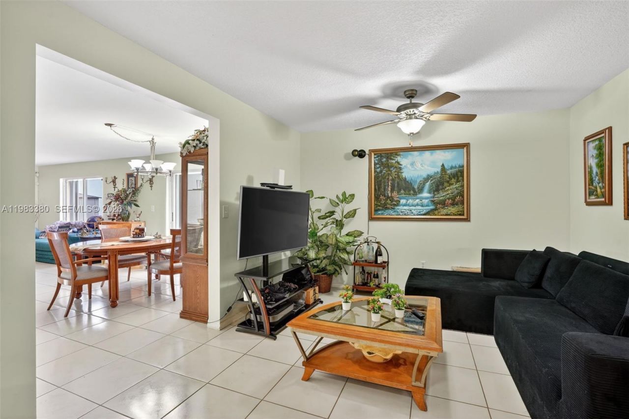 15672 SW 91st Ln , Miami, FL 33196 Photo