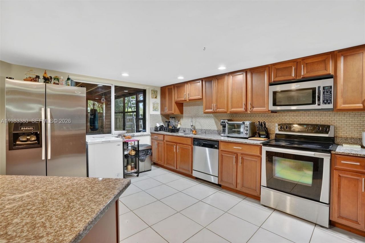 15672 SW 91st Ln , Miami, FL 33196 Photo