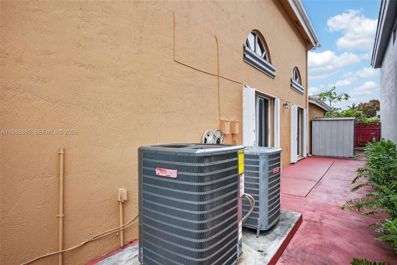 15672 SW 91st Ln , Miami, FL 33196 Photo