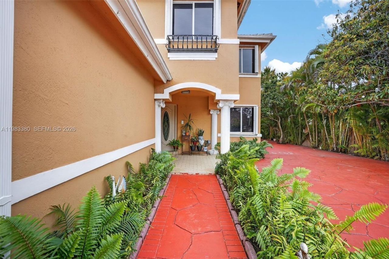 15672 SW 91st Ln , Miami, FL 33196 Photo