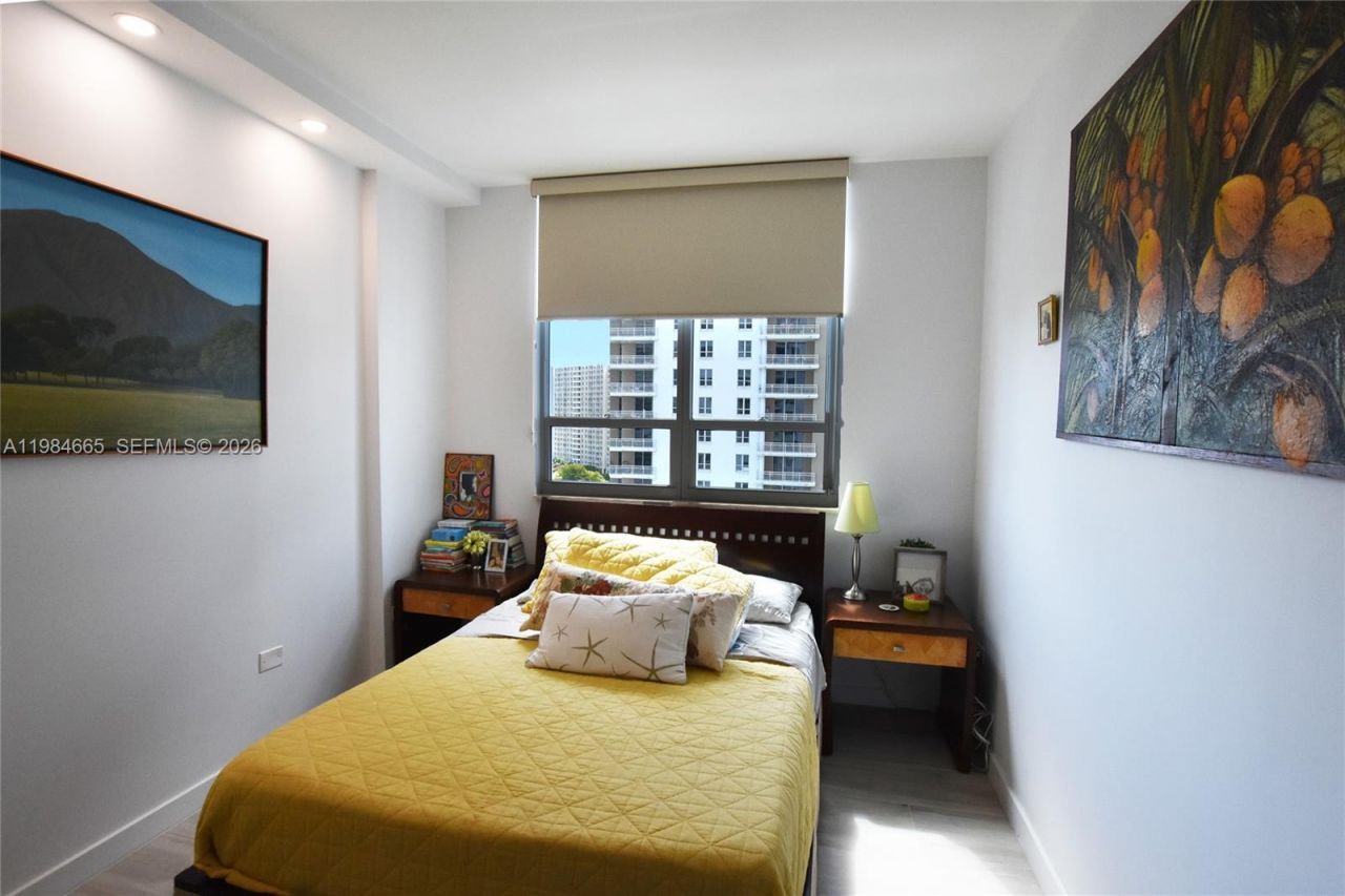 801 Brickell Key Blvd, Unit 1209, Miami, FL 33131 Photo