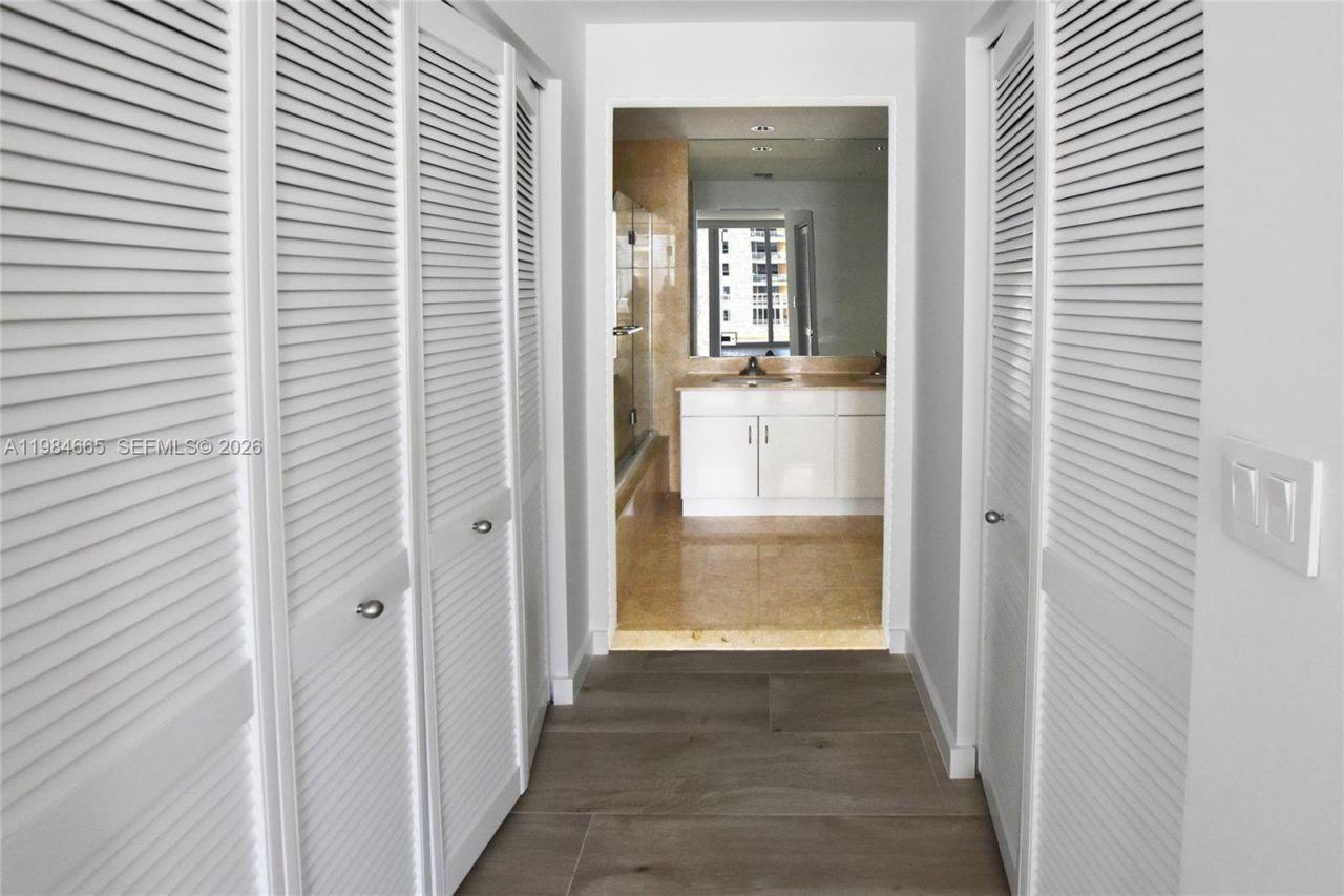 801 Brickell Key Blvd, Unit 1209, Miami, FL 33131 Photo