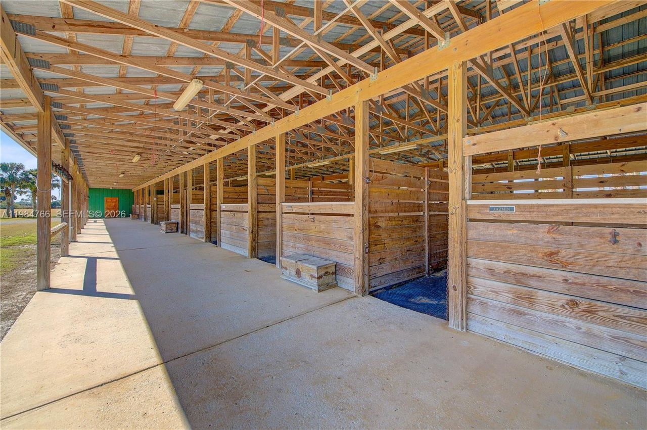 30003 SW Martin Hwy, Okeechobee, FL 34974 Photo