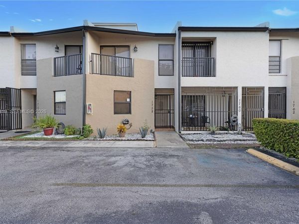 1758 W 58th St , Unit 1758, Hialeah, FL 33012