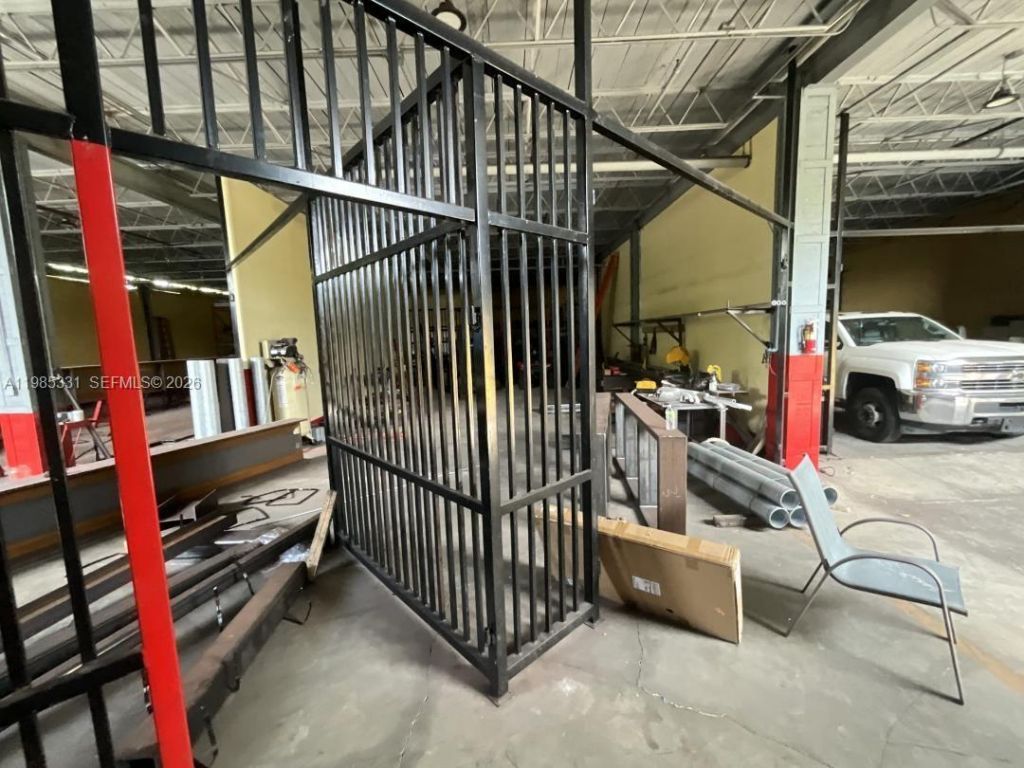 611 NW 11th St, Miami, FL 33136 Photo