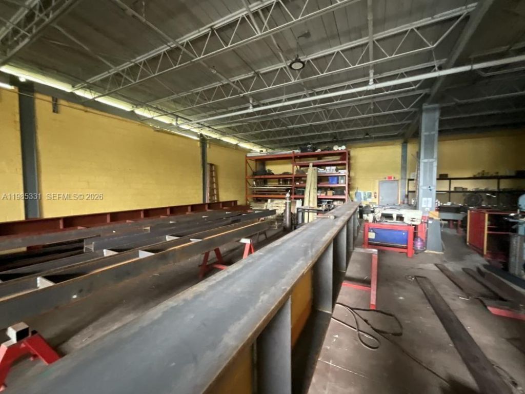 611 NW 11th St, Miami, FL 33136 Photo