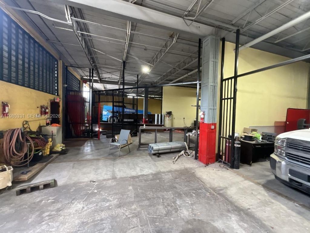 611 NW 11th St, Miami, FL 33136 Photo