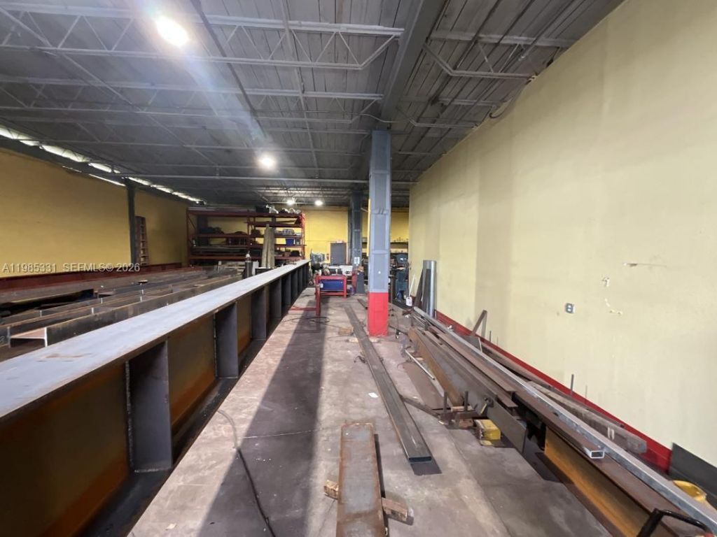 611 NW 11th St, Miami, FL 33136 Photo