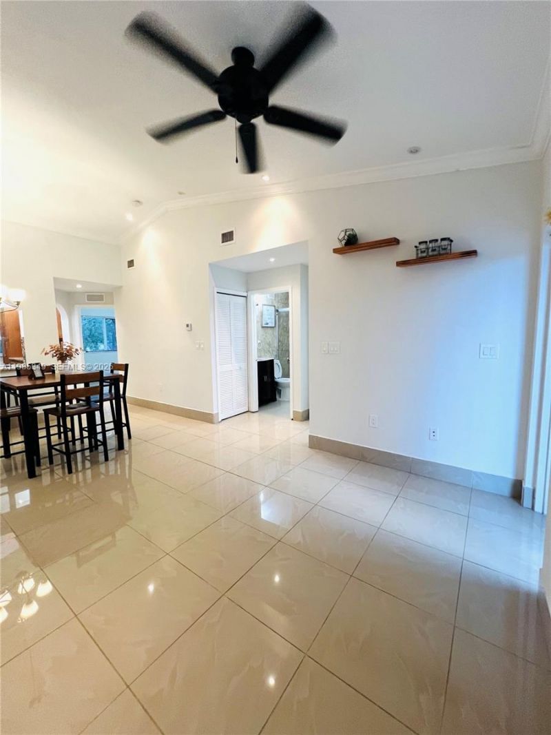 3380 NE 9th St , Unit 203, Homestead, FL 33033 Photo