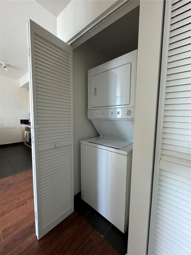 79 SW 12th St, Unit 1502-S, Miami, FL 33130 Photo