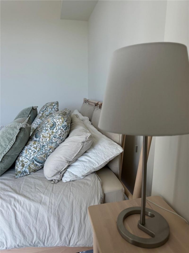 79 SW 12th St, Unit 1502-S, Miami, FL 33130 Photo