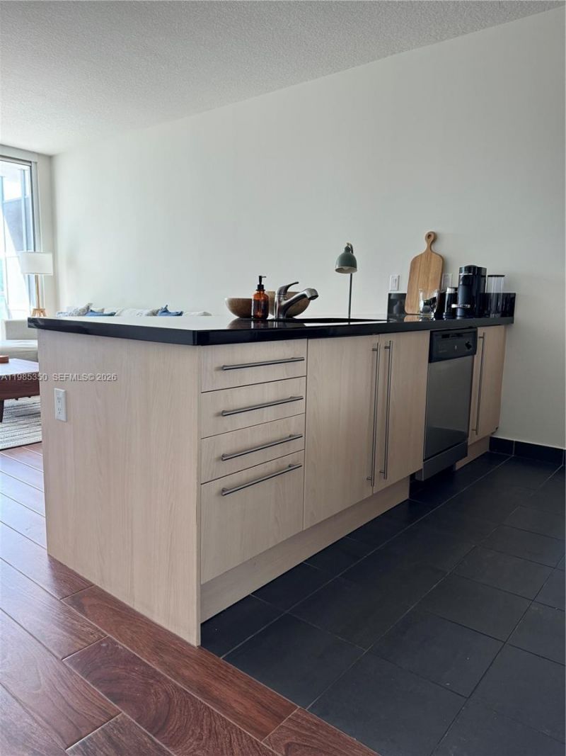 79 SW 12th St, Unit 1502-S, Miami, FL 33130 Photo