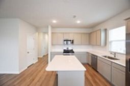 1046 Laconic Dr.  photo 4