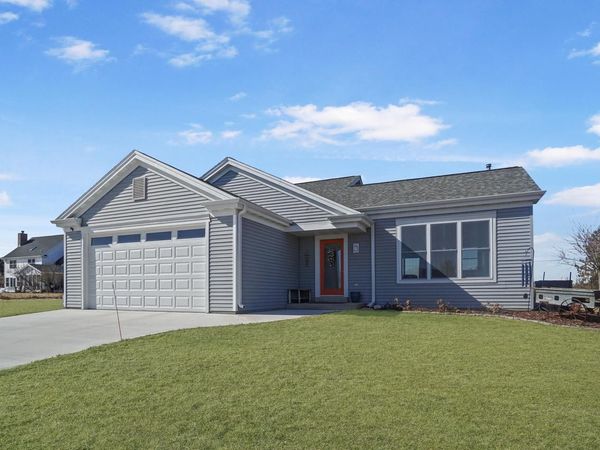 271 Hidden Bluff ROAD, Cedar Grove, WI 53013