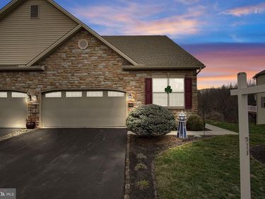 104 CREST VIEW, CARLISLE, PA 17013