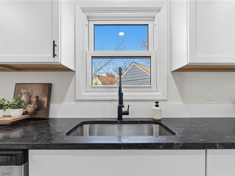 14605 S Woodland Road, Shaker Heights, OH 44120 Photo 3