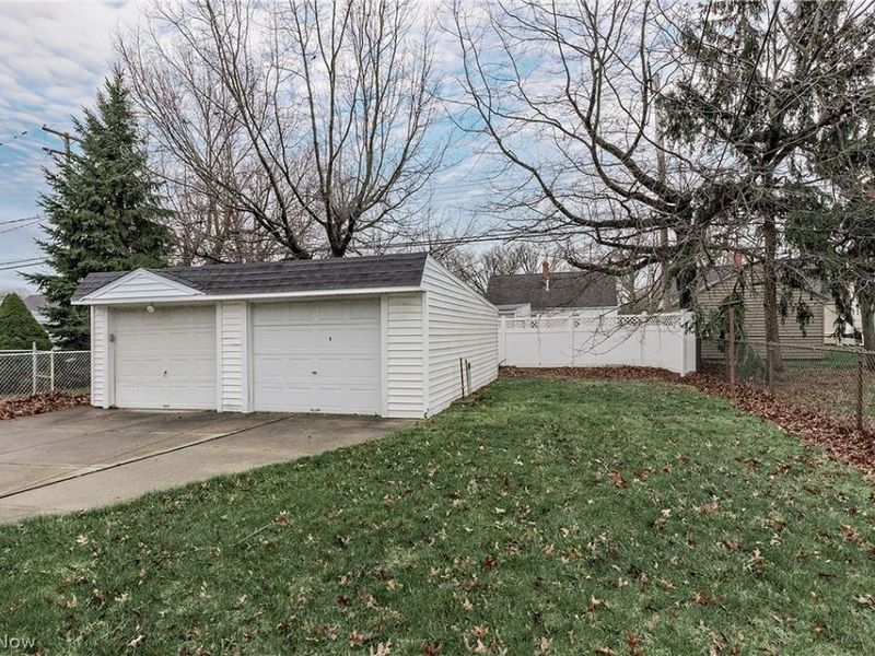 25370 Drakefield Avenue, Euclid, OH 44132 Photo 4