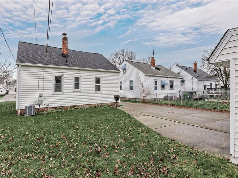 25370 Drakefield Avenue, Euclid, OH 44132 Photo 5