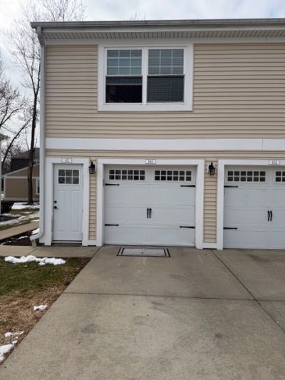 360 Meadow Court, Unit 360, Vernon Hills, IL 60061 Main Photo