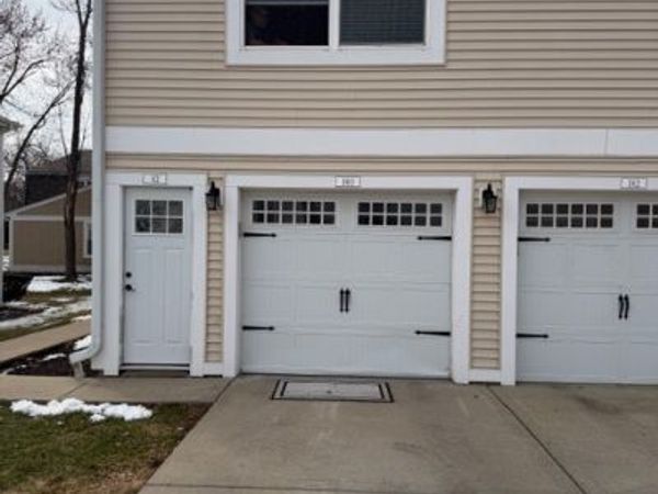 360 Meadow Court , Unit 360, Vernon Hills, IL 60061