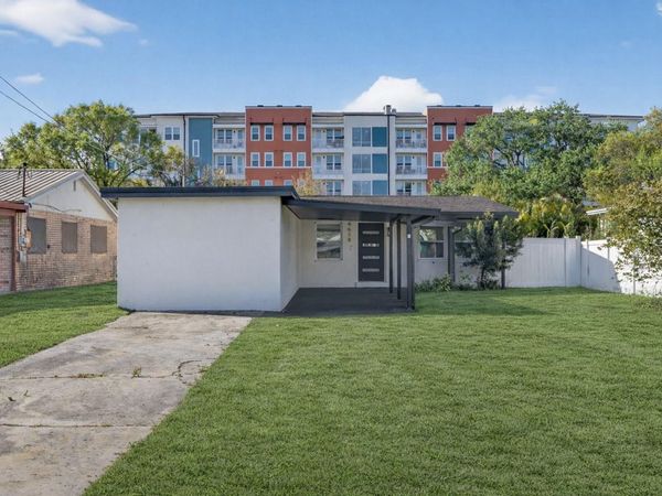 4618 W PEARL AVENUE, TAMPA, FL 33611