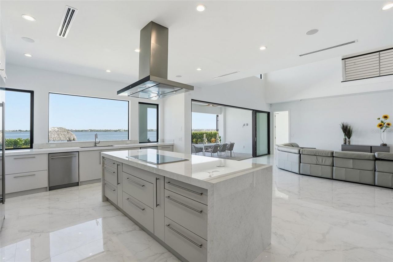 5735 Riverside Drive, Cape Coral, FL 33904 Photo