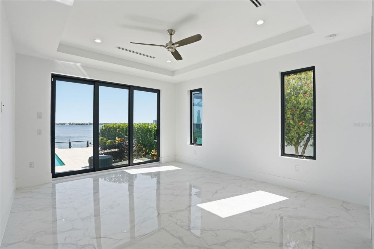 5735 Riverside Drive, Cape Coral, FL 33904 Photo