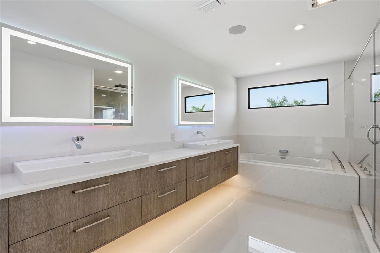 5735 Riverside Drive, Cape Coral, FL 33904 Photo