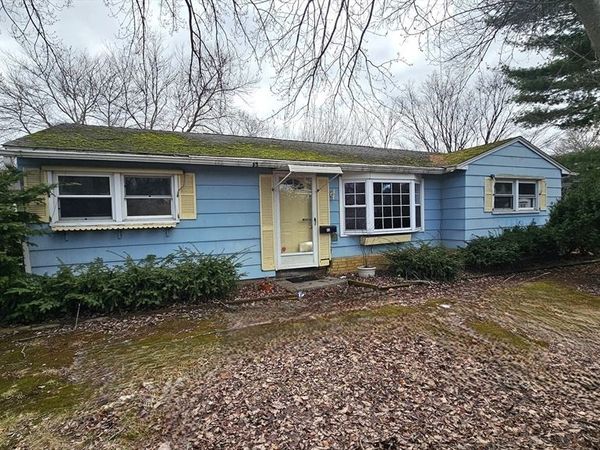 49 Corcoran, Springfield, MA 01118