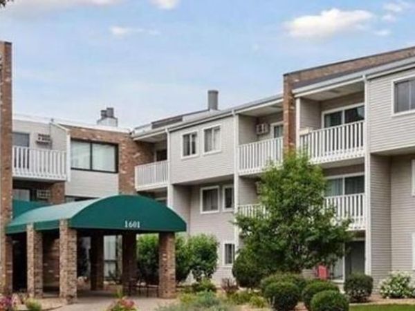 1601 N Innsbruck Dr , Unit 319, Fridley, MN 55432