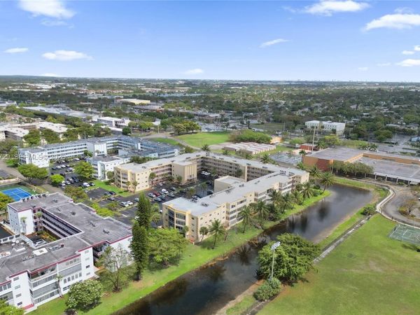 3940 NW 42nd Ave , Unit 320, Lauderdale Lakes, FL 33319