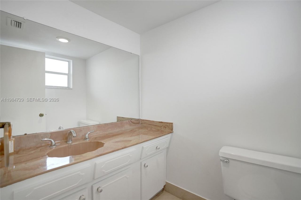 3940 NW 42nd Ave , Unit 320, Lauderdale Lakes, FL 33319 Photo