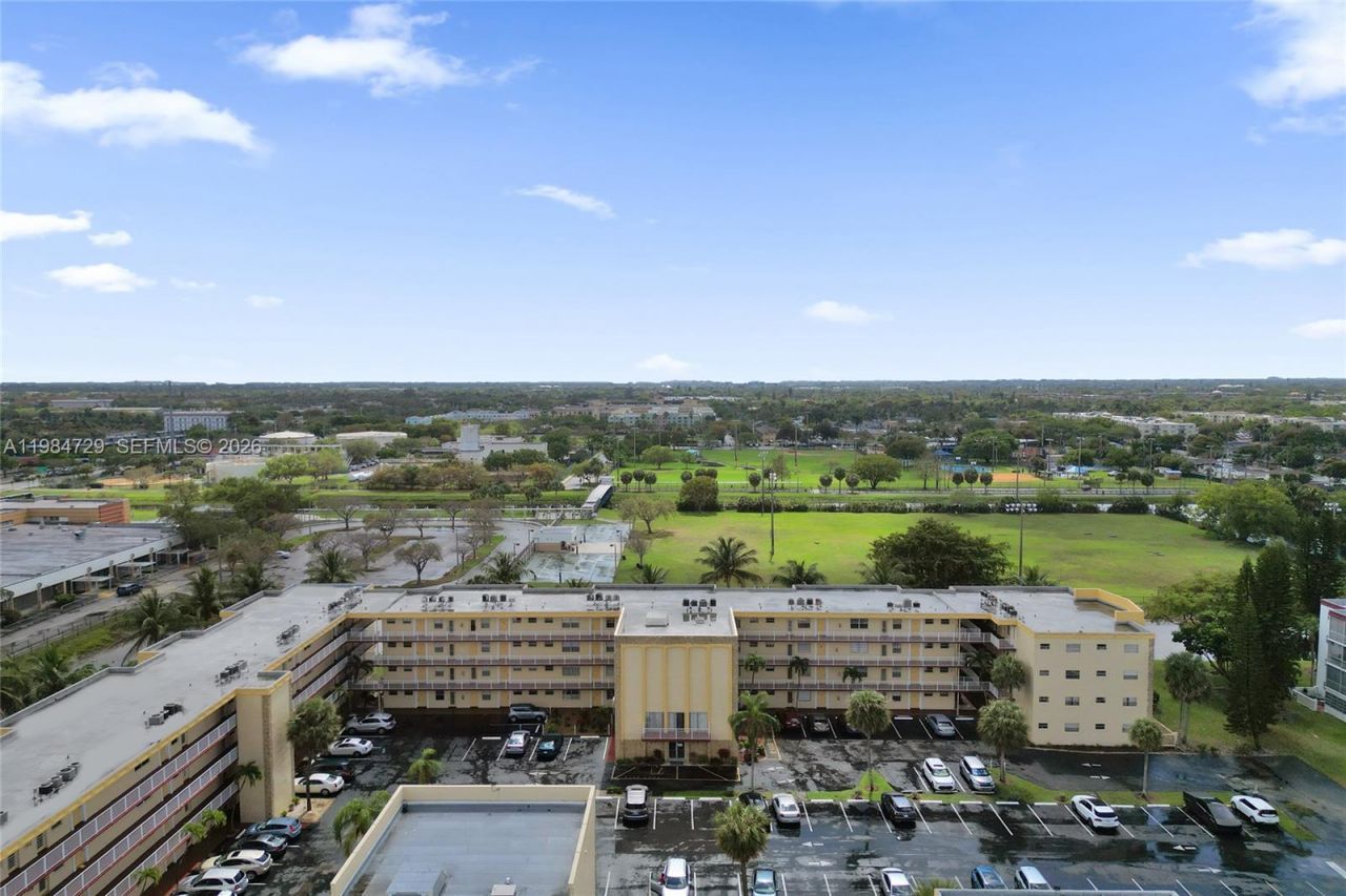3940 NW 42nd Ave , Unit 320, Lauderdale Lakes, FL 33319 Photo