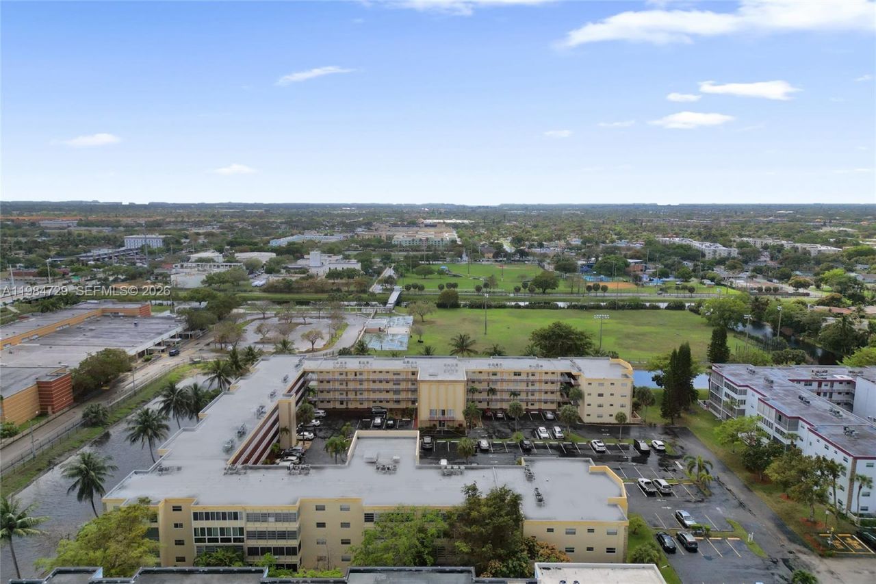 3940 NW 42nd Ave , Unit 320, Lauderdale Lakes, FL 33319 Photo