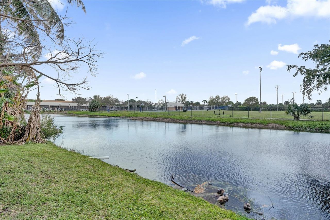 3940 NW 42nd Ave , Unit 320, Lauderdale Lakes, FL 33319 Photo