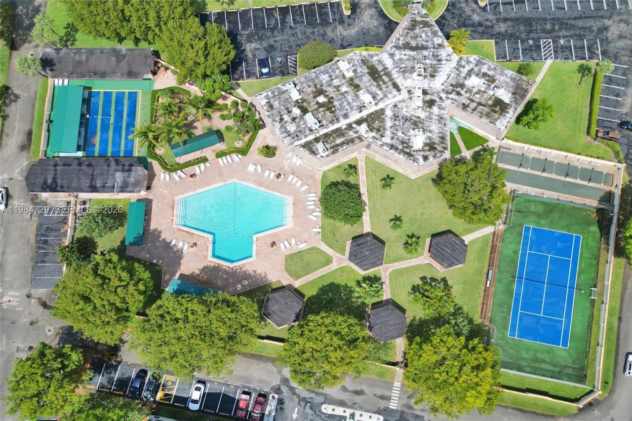 3940 NW 42nd Ave , Unit 320, Lauderdale Lakes, FL 33319 Photo