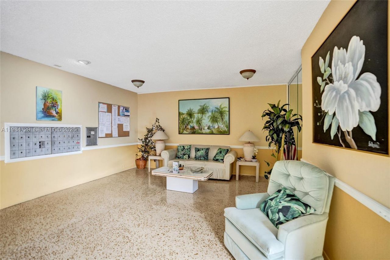 3940 NW 42nd Ave , Unit 320, Lauderdale Lakes, FL 33319 Photo