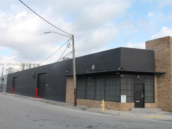 601 NW 11th St, Miami, FL 33136