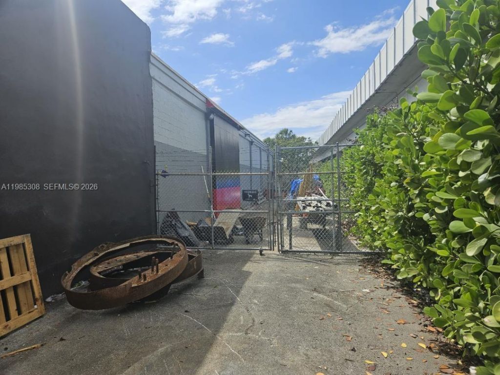 601 NW 11th St, Miami, FL 33136 Photo