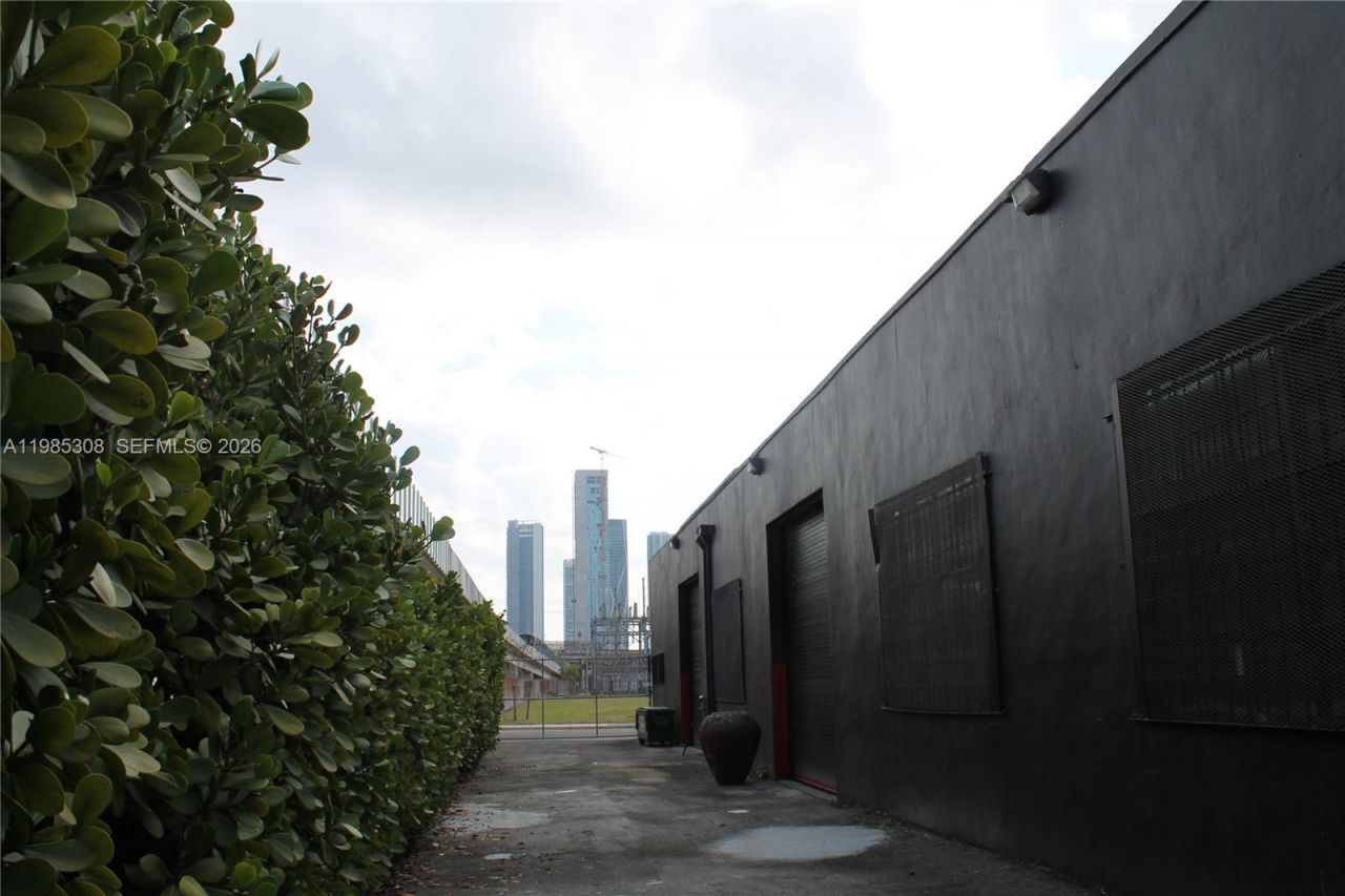 601 NW 11th St, Miami, FL 33136 Photo