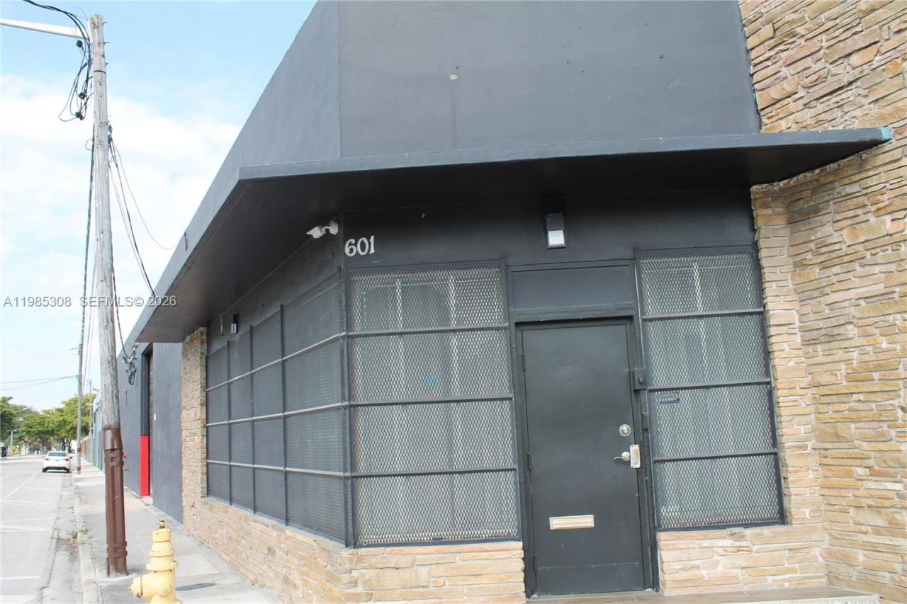 601 NW 11th St, Miami, FL 33136 Photo