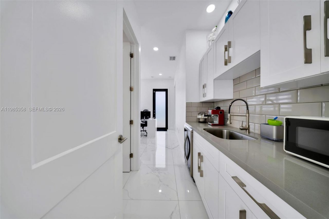 1550 SW 89th Ct, Miami, FL 33174 Photo