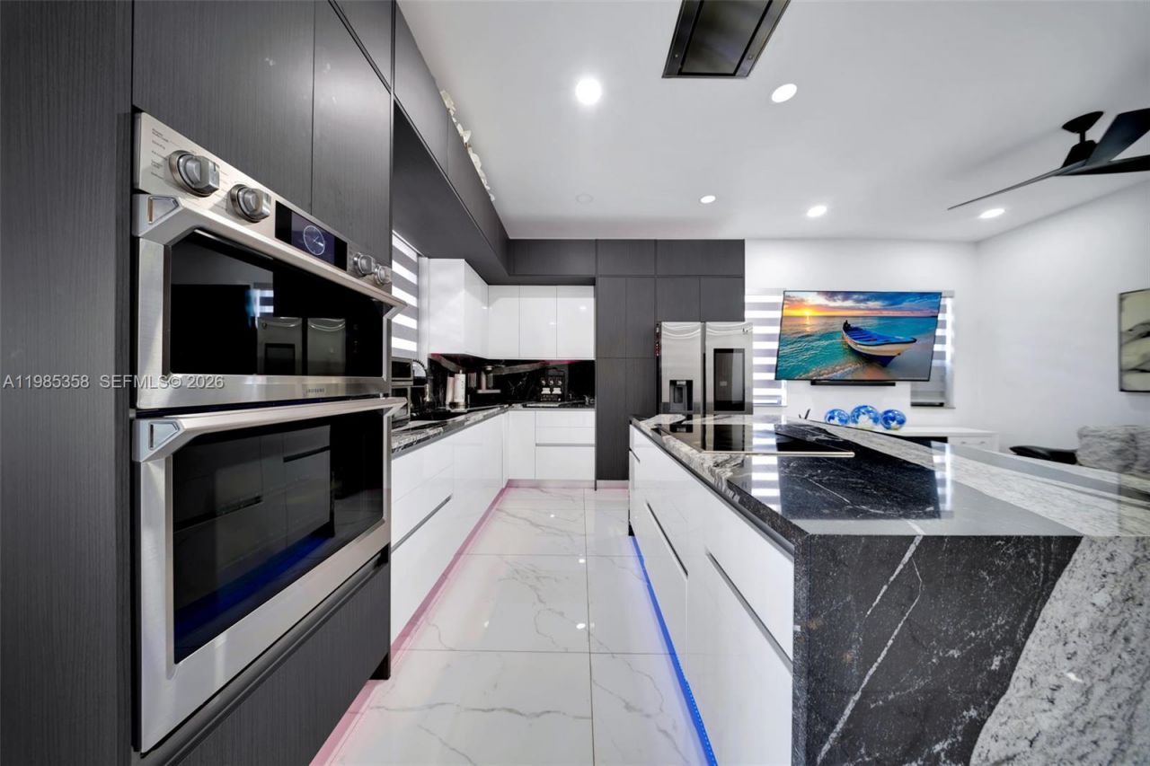 1550 SW 89th Ct, Miami, FL 33174 Photo