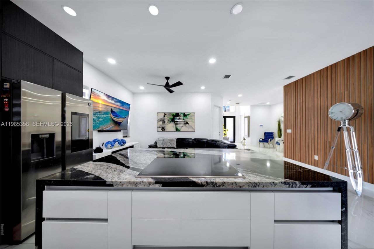 1550 SW 89th Ct, Miami, FL 33174 Photo