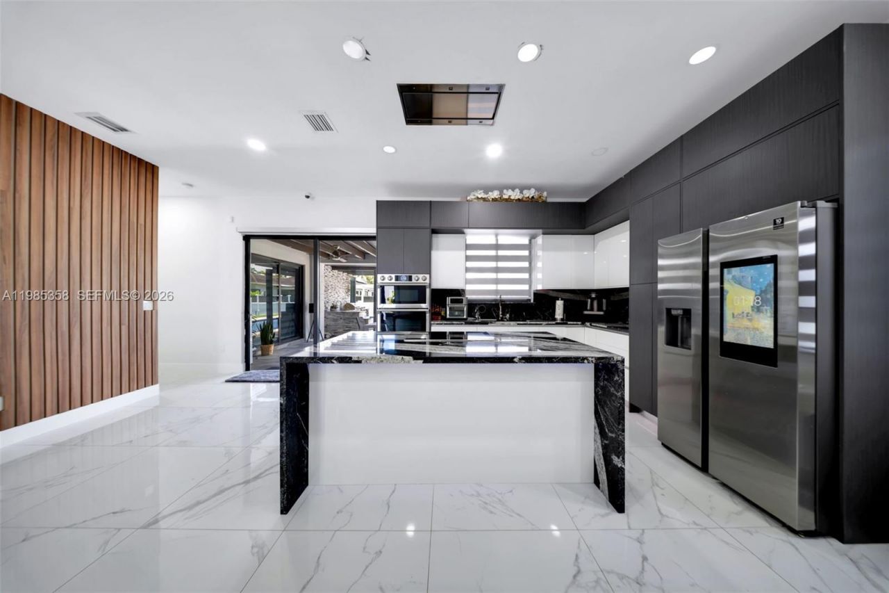 1550 SW 89th Ct, Miami, FL 33174 Photo