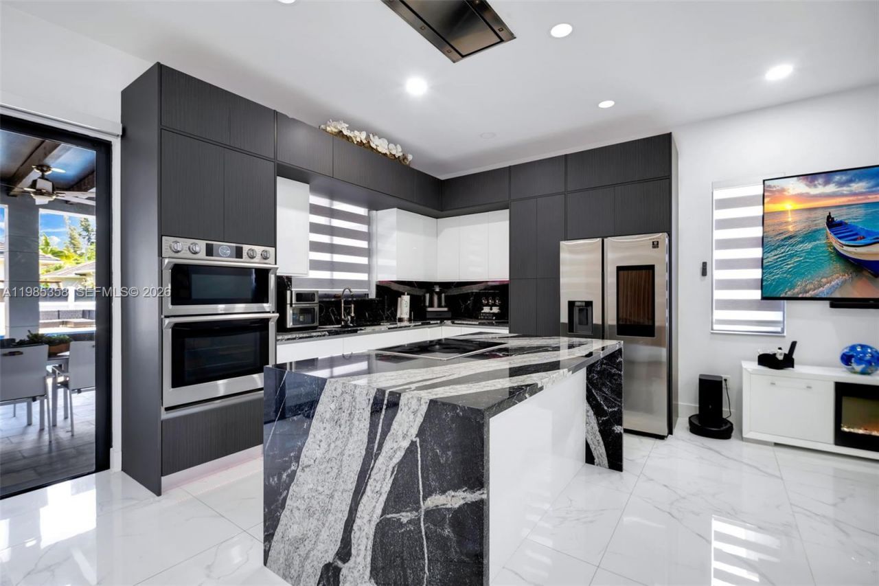 1550 SW 89th Ct, Miami, FL 33174 Photo