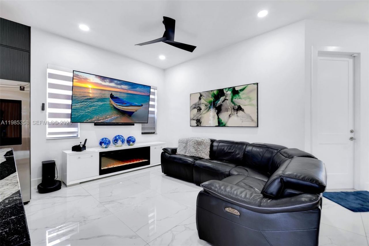 1550 SW 89th Ct, Miami, FL 33174 Photo